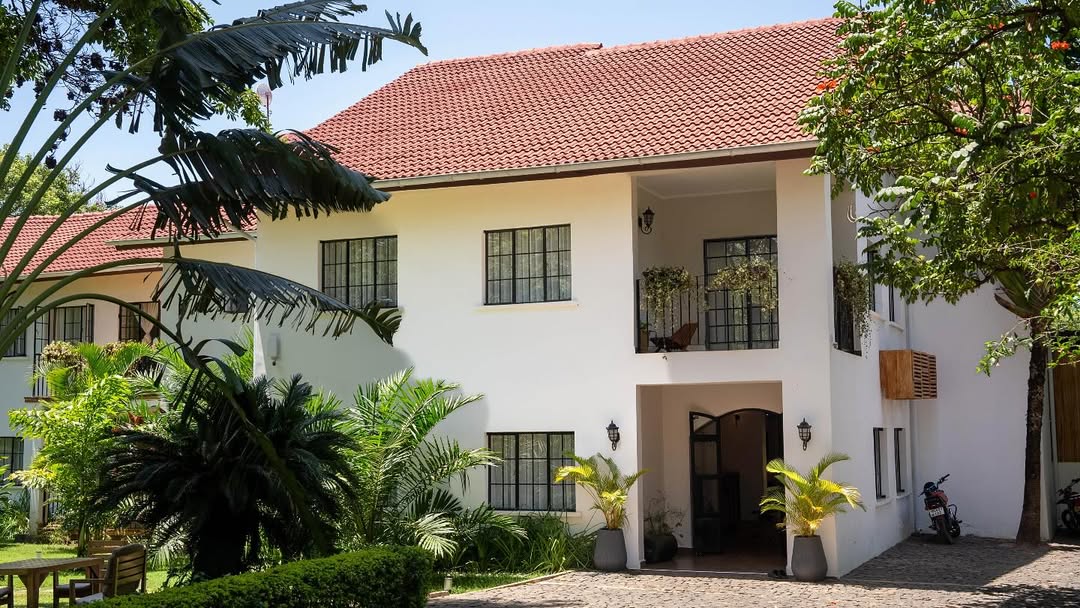 Brubru Lodge - Gallery Image 1