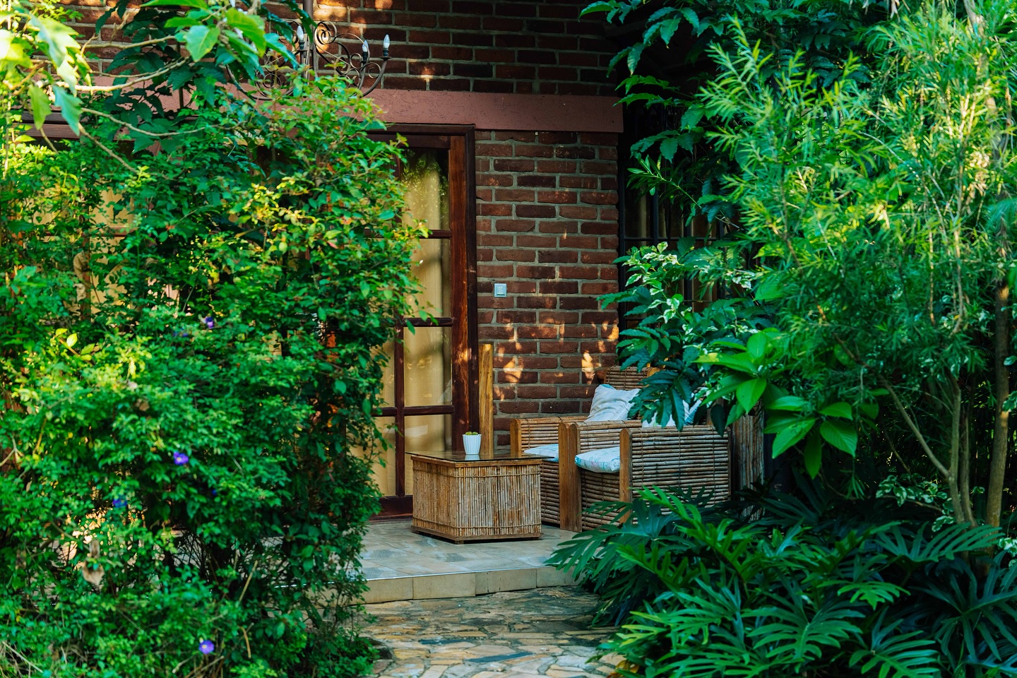 Under the Shade - Gallery Image 2