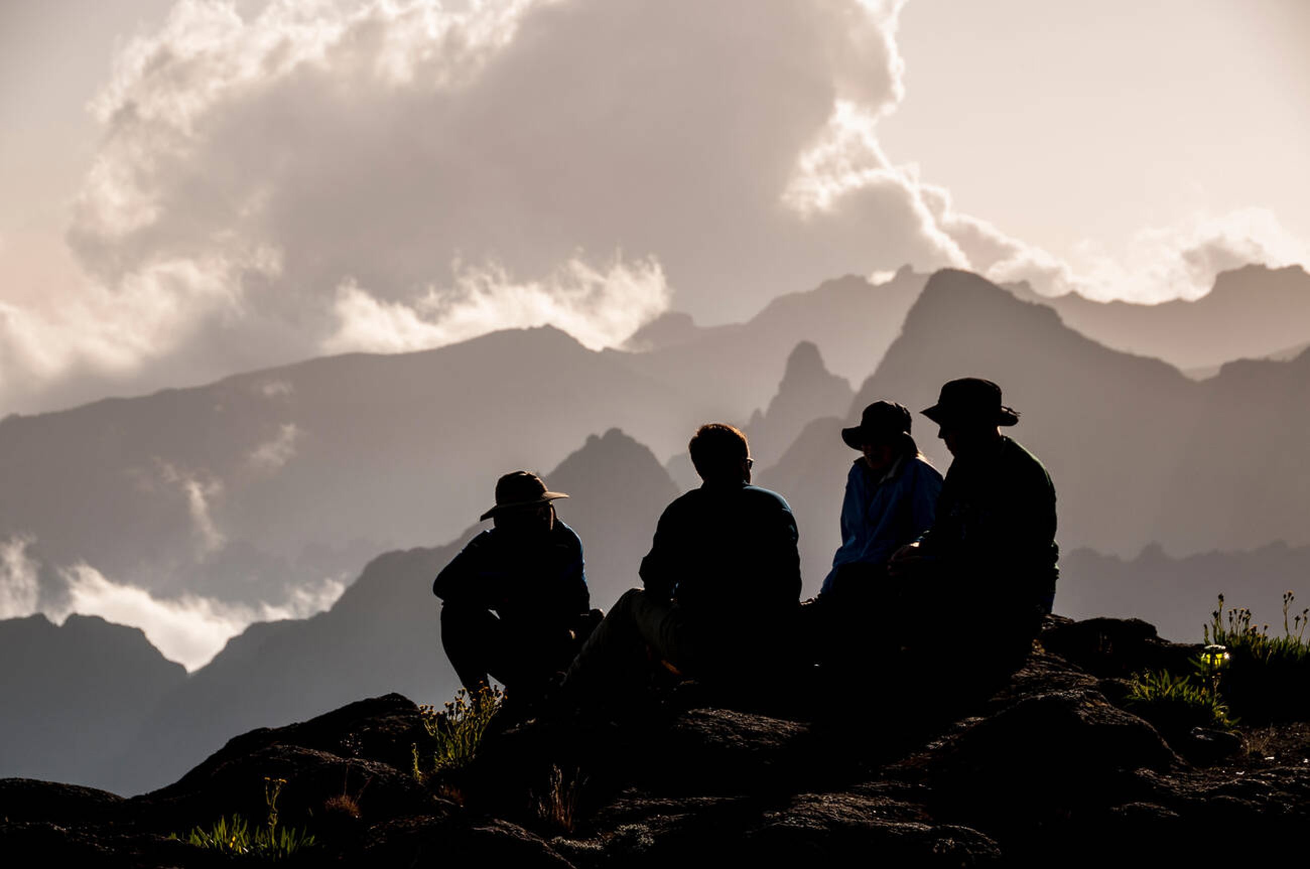 Acclimatization & Altitude Sickness on Kilimanjaro 2025–2026