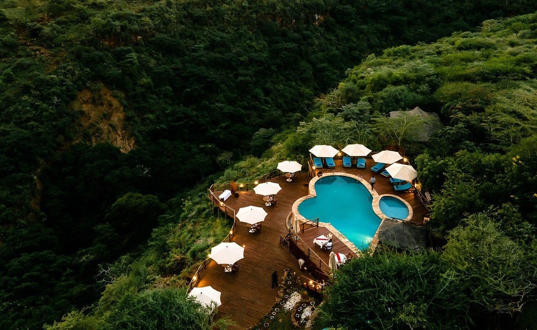 Luxury Honeymoon Escape: Arusha National Park, Ngorongoro Crater & Serengeti - Romantic Bonus Inside!